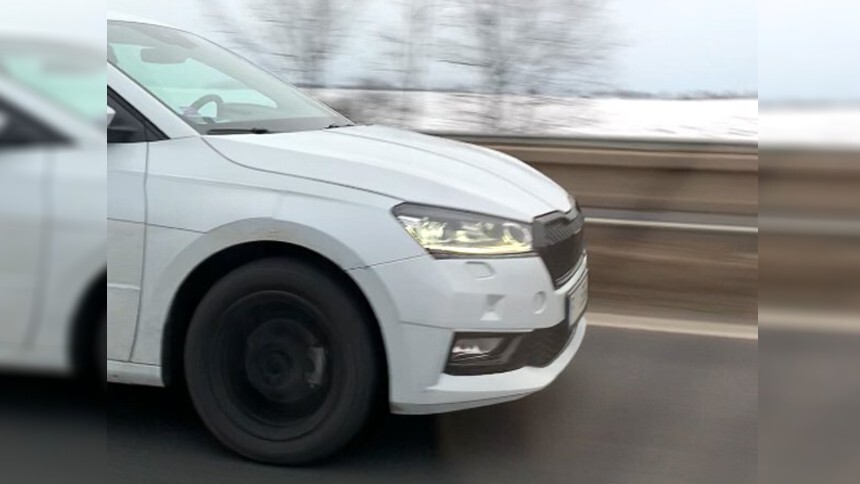 Новая Skoda Fabia замечена без камуфляжа