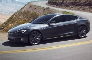 «Забывчивая» Tesla: компания запустила отзывную кампанию