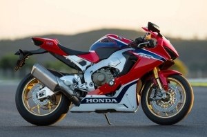 Honda запатентовала квадрокоптер, встроенный в мотоцикл