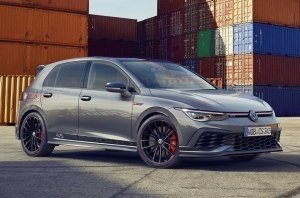Юбилейный Golf GTI лишился ошейника
