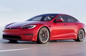 На сайте Tesla нашли фото новой Model S с рулевым колесом