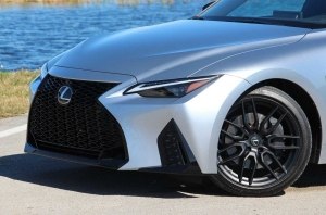 Загадочный F Sport: что задумали в Lexus? Загадочный F Sport: что задумали в Lexus?