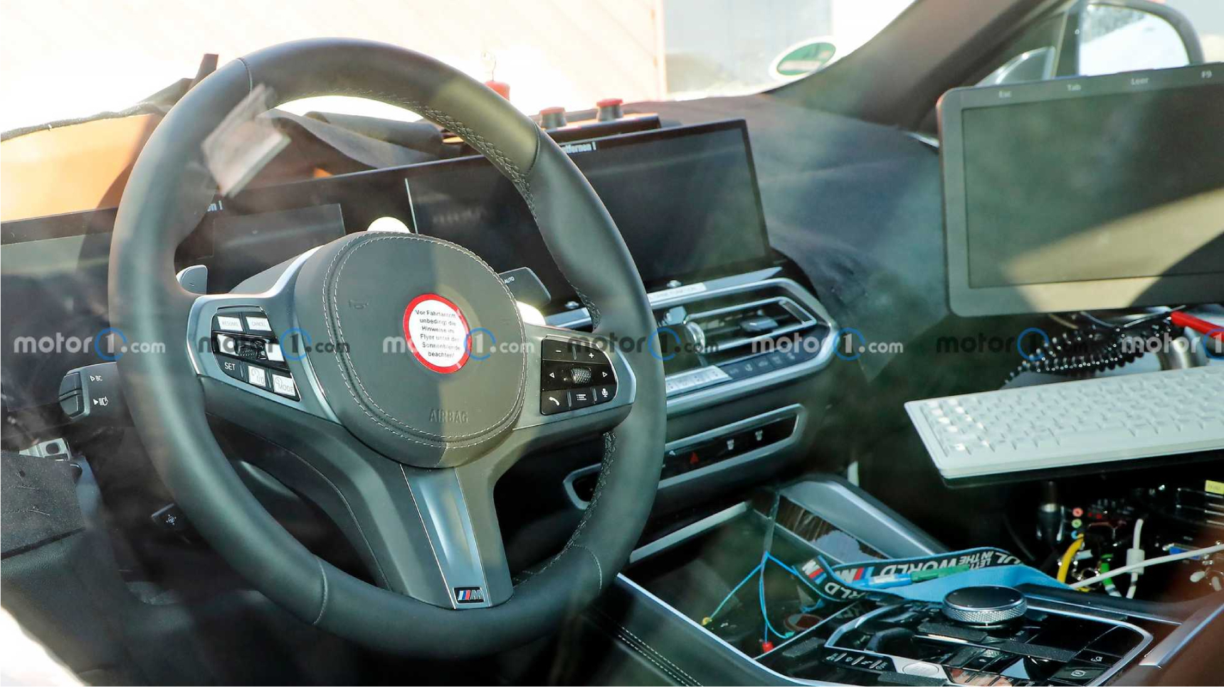 Обновленный BMW X6 обзаведется большим изогнутым дисплеем
