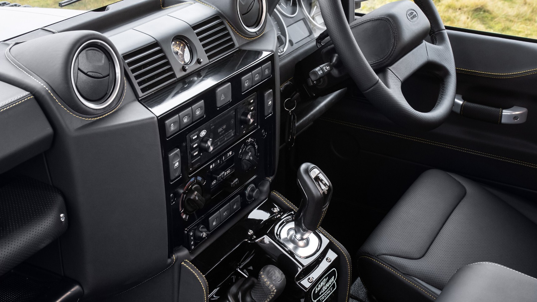 Land Rover соберет 25 эксклюзивных Defender