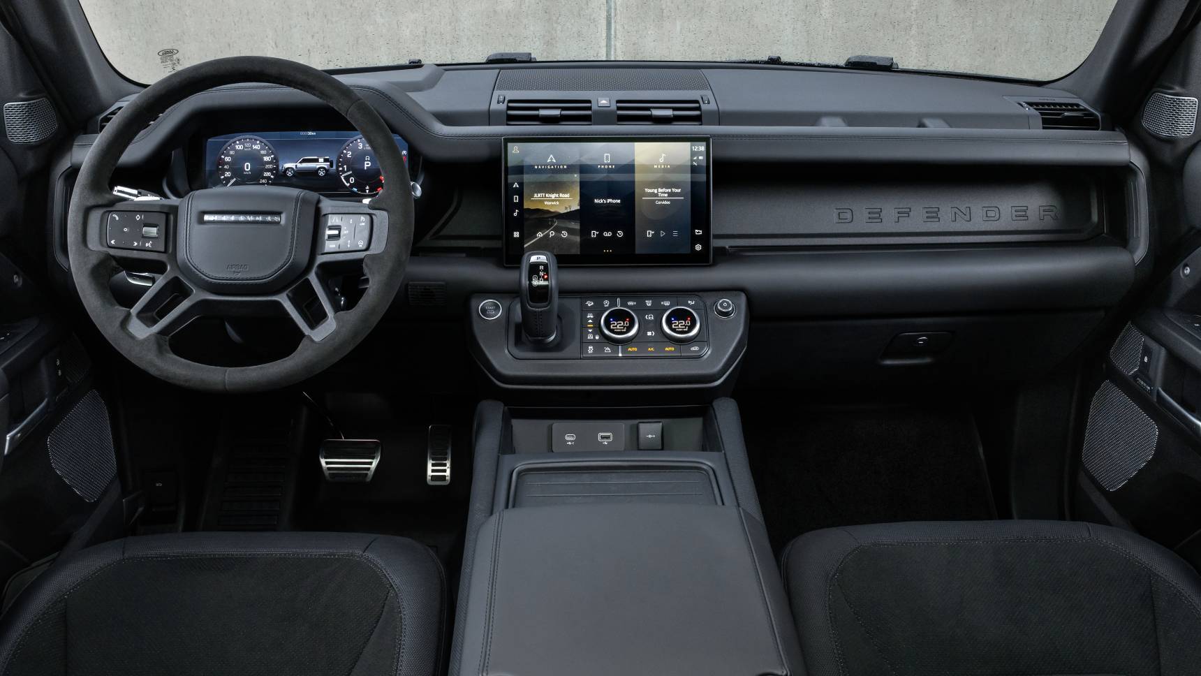 Land Rover представил Defender с двигателем V8. Он появится в России Land Rover представил Defender с двигателем V8. Он появится в России