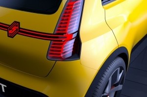Renault планирует удвоить продажи электрокаров в 2021 Renault планирует удвоить продажи электрокаров в 2021