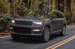 Новый Grand Cherokee уже на дорогах