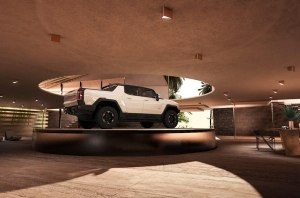 Гараж будущего для Hummer EV