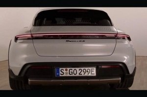 Porsche Taycan Cross Turismo: «живые» фото без камуфляжа