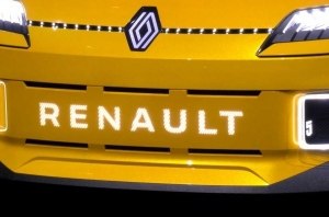 Renault изменила свое лого: шуток больше не будет? Renault изменила свое лого: шуток больше не будет?