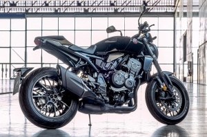 Honda представила новый CB1000R Black Edition
