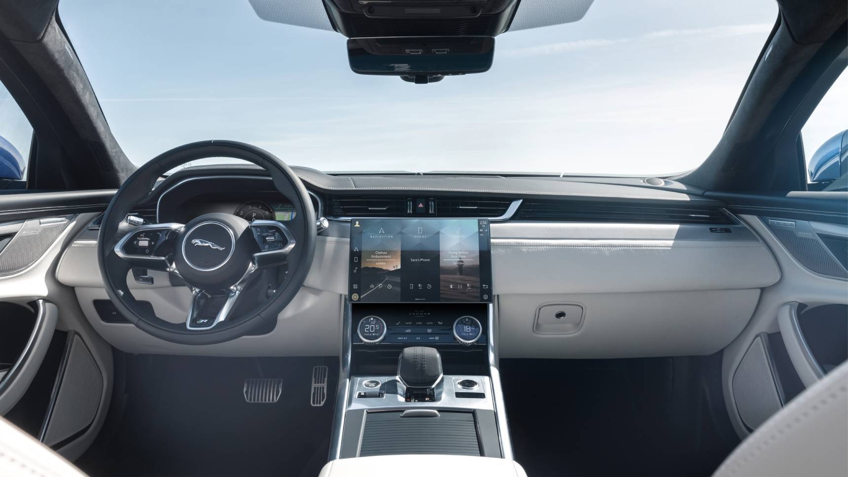 Jaguar объявил российские цены на обновленный XF