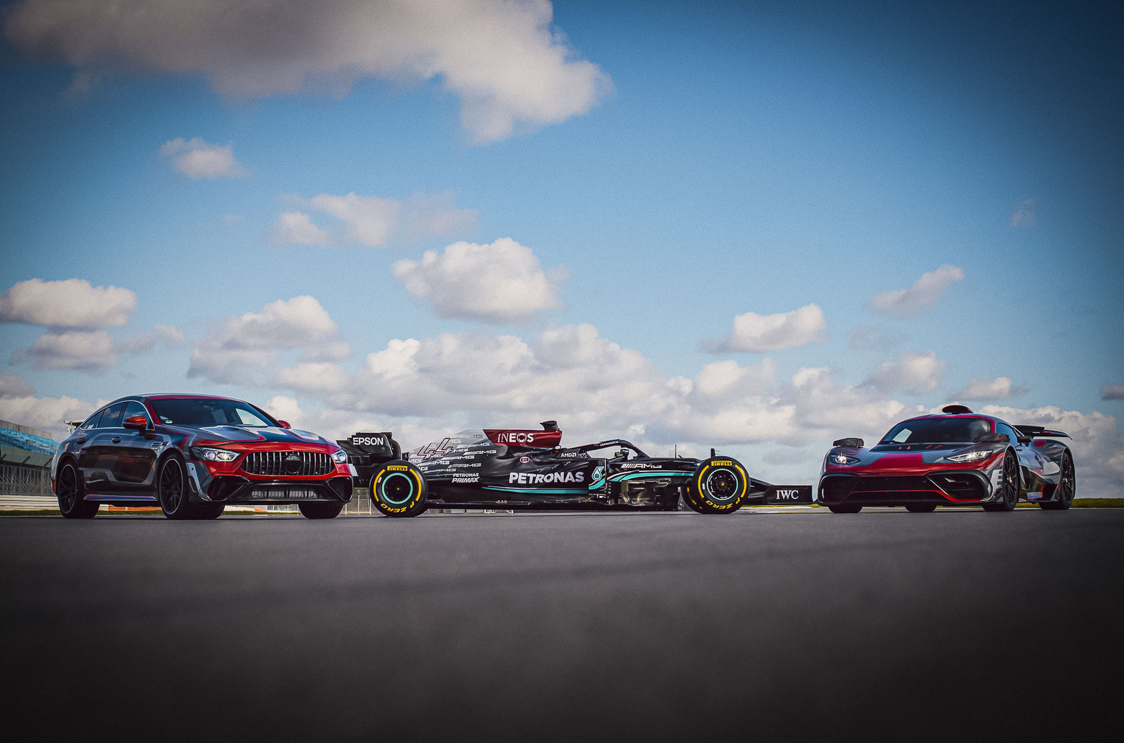 Mercedes-AMG анонсировал мощнейший суперседан GT73
