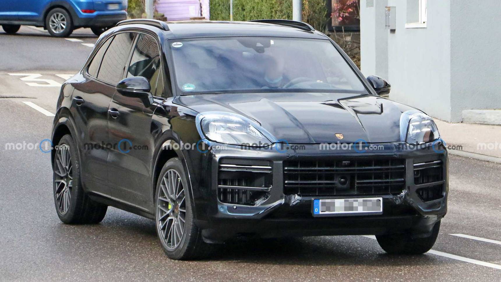 Фотошпионы заглянули в салон обновленного Porsche Cayenne