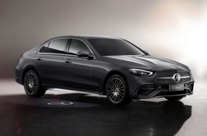 Растянутый C-Class: зачем нужна «Е-шка?»