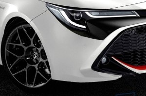 Corolla на 300 сил: Golf R придется несладко…