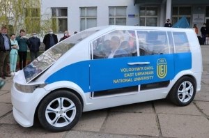 В Украине создали макет первого электромобиля (Фото) В Украине создали макет первого электромобиля (Фото)