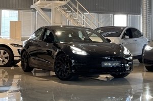 Оновлена Tesla Model 3 2021: вже в Україні Оновлена Tesla Model 3 2021: вже в Україні