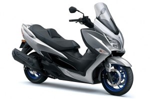 Скутер Suzuki Burgman 400 2021: обновления мотора и электроники