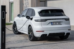 Porsche Cayenne превратится в Taycan