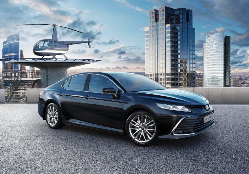 Покупаем обновлённую Toyota Camry: «жирная» версия за разумные деньги
