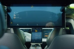 27-дюймовым экраном в электрокаре FF 91 от Faraday Future