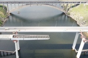 Строительство мостов в Запорожье идет с опережением графика, — глава Укравтодора