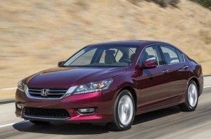 Владельцы Honda Accord жалуются на «рулевую аномалию»