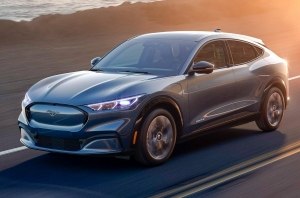 Ну вот и все… Электрический Mustang обогнал по выпуску бензиновый