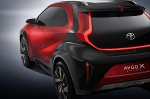 Самый компактный кроссовер Toyota готовится к выходу на рынок Самый компактный кроссовер Toyota готовится к выходу на рынок