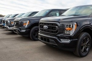 Ford решил отправлять «недостроенные» автомобили к дилерам