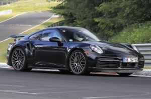 Гибридное купе Porsche 911 проходит испытания на Нюрбургринге