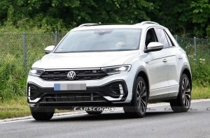 Обновленные T-Roc и T-Roc R-Line уже на дорогах Обновленные T-Roc и T-Roc R-Line уже на дорогах
