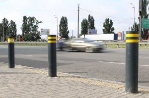 Остановки в безопасности: в Киеве установили первую систему защиты от тарана автомобилем