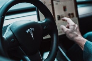 Tesla «полиглот» Tesla «полиглот»