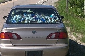 Водитель забил салон Toyota пивными банками и получил штраф Водитель забил салон Toyota пивными банками и получил штраф