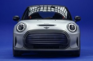 Концепт MINI устроил «стриптиз»