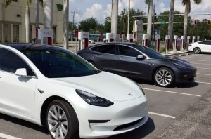 Tesla Model 3 против «Иконы»: стоимость владения Tesla Model 3 против «Иконы»: стоимость владения