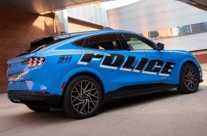 Полиция США испытает новую патрульную машину на базе Ford Mustang Mach-E