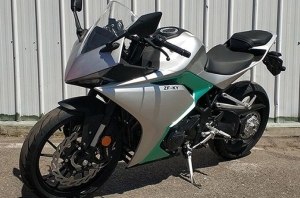 Colove Cobra 321RR — технический клон Yamaha R3?!