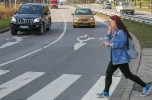 Суд разъяснил, в какой момент пешеход получает преимущество над автомобилями при пересечении дороги