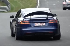 Tesla все-таки выкатит версию Plaid Plus