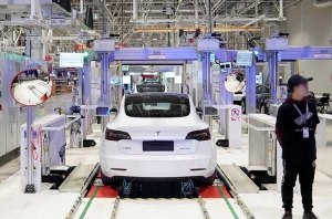 Tesla переходит на новый тип батарей