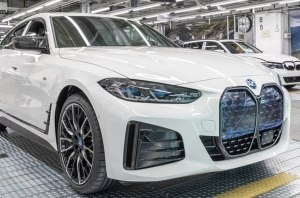 Электрический BMW i4 встал на конвейер