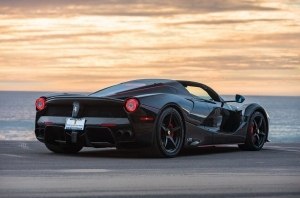 Это «Икона»: новый гиперкар Ferrari сняли на видео