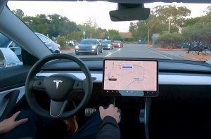 Tesla прекратила тесты нового автопилота