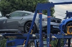 Цвет — металл: спорткар Nissan сфотографировали в новом металлическом оттенке
