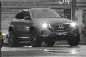 Mercedes EQC 4х4: тесты продолжаются