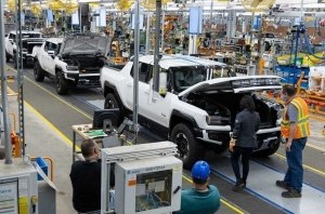 Первый 1000-сильный Hummer EV: тест-драйв от Джо Байдена (видео) Первый 1000-сильный Hummer EV: тест-драйв от Джо Байдена (видео)