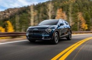 Дебютировал новый кроссовер Kia Sportage Hybrid 2023 с низким расходом